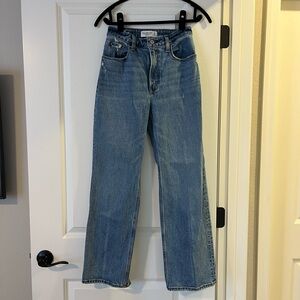 Abercrombie Curve Love 90s Relaxed Jean